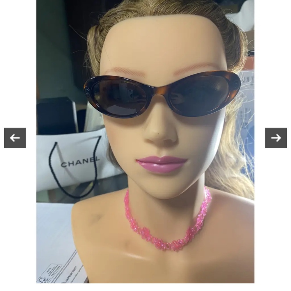 Vintage Chanel sunglasses - Picture 6 of 9